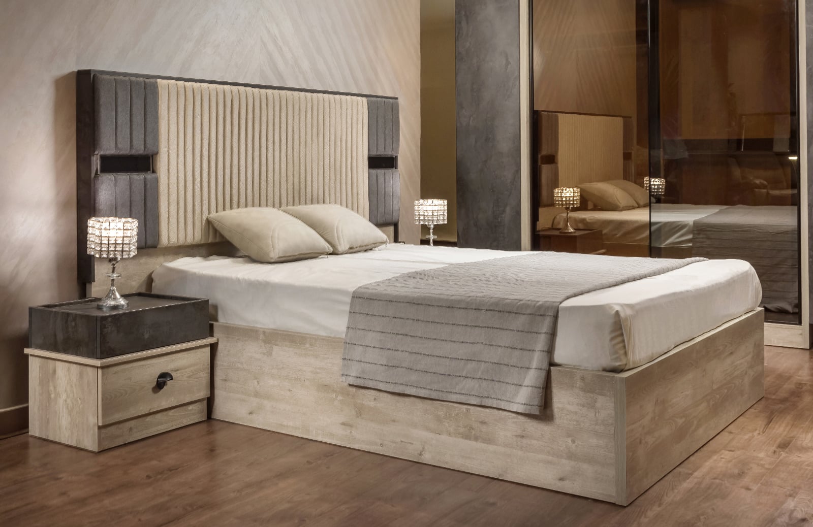 6-piece counter good wood bedroom set - off-white and black